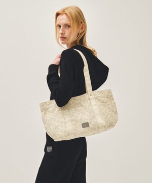 CLASSIC LOGO PATTERN CANVAS SHOULDER BAG ivory