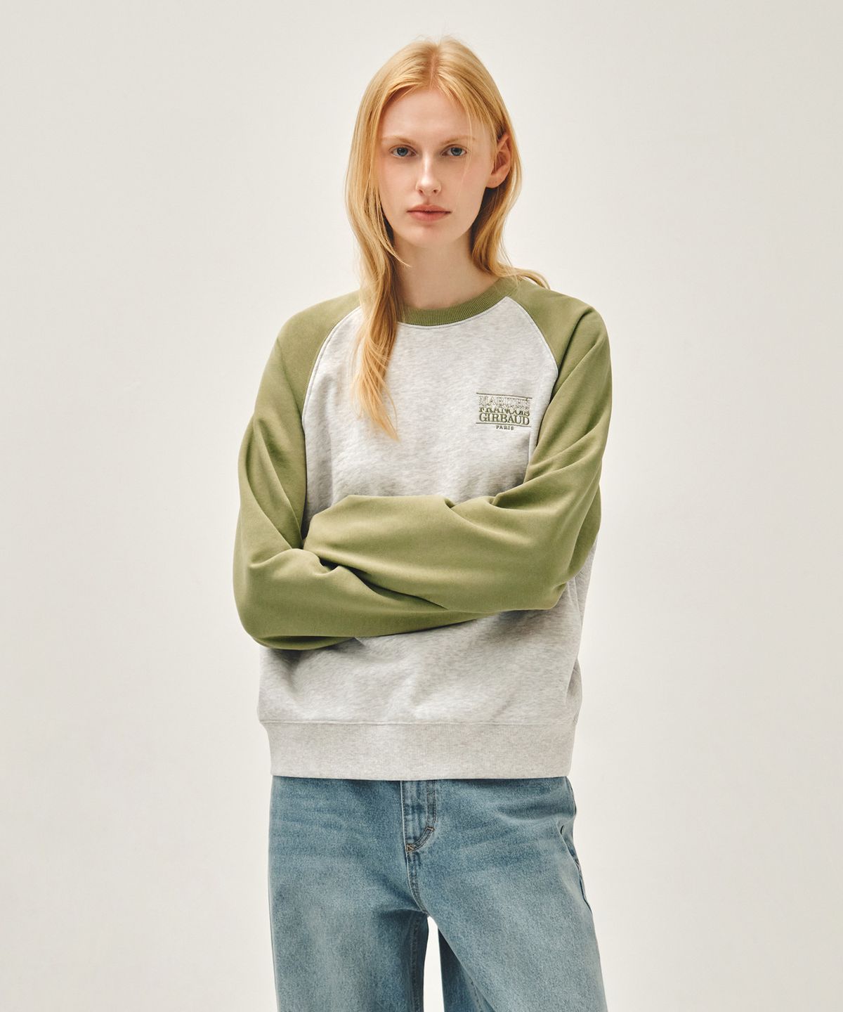 마리떼 프랑소와 저버(MARITHÉ + FRANҪOIS GIRBAUD) SMALL CLASSIC LOGO COLOR BLOCK SWEATSHIRT khaki