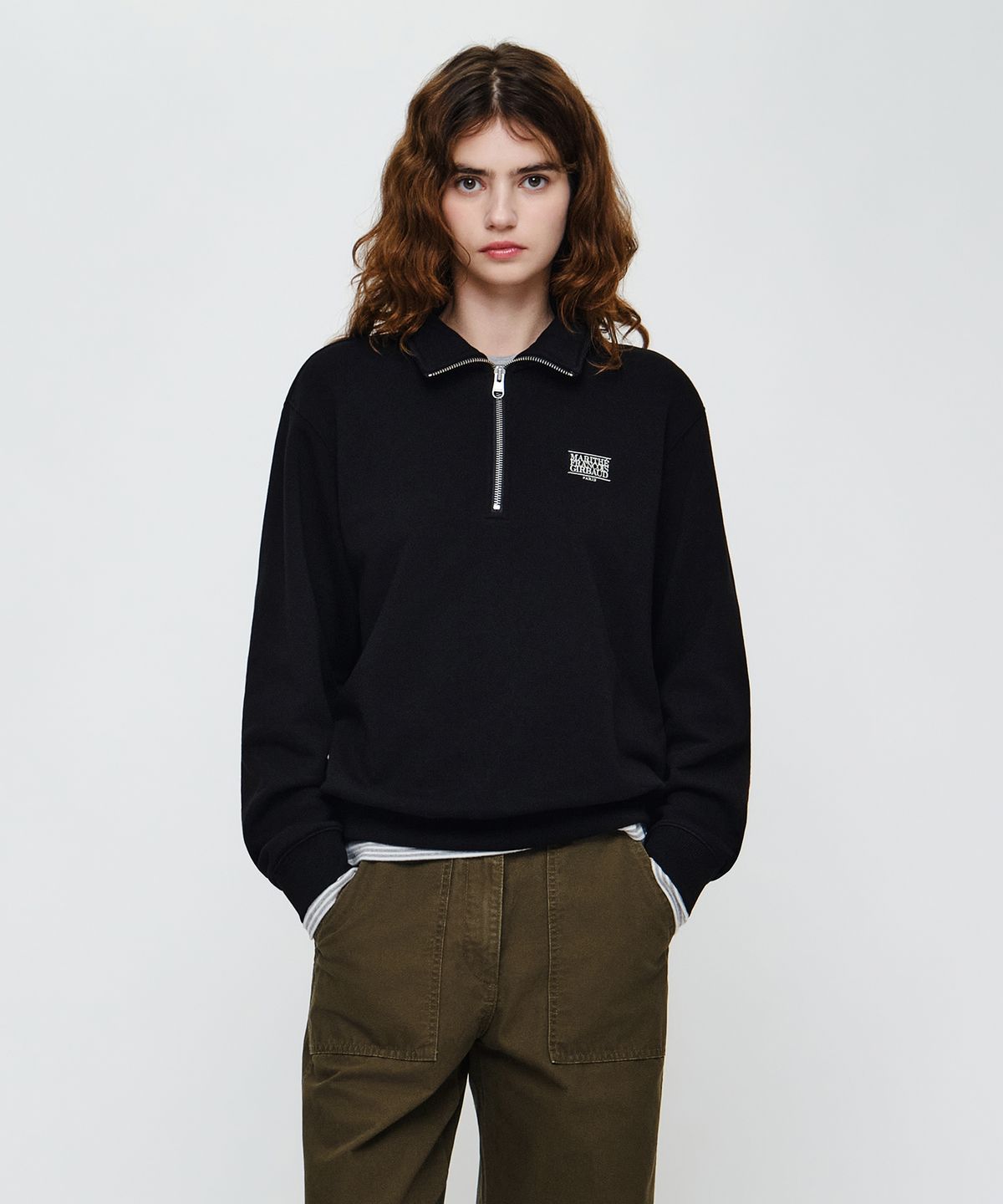 마리떼 프랑소와 저버(MARITHÉ + FRANҪOIS GIRBAUD) SMALL CLASSIC LOGO HALF ZIPUP SWEATSHIRT black