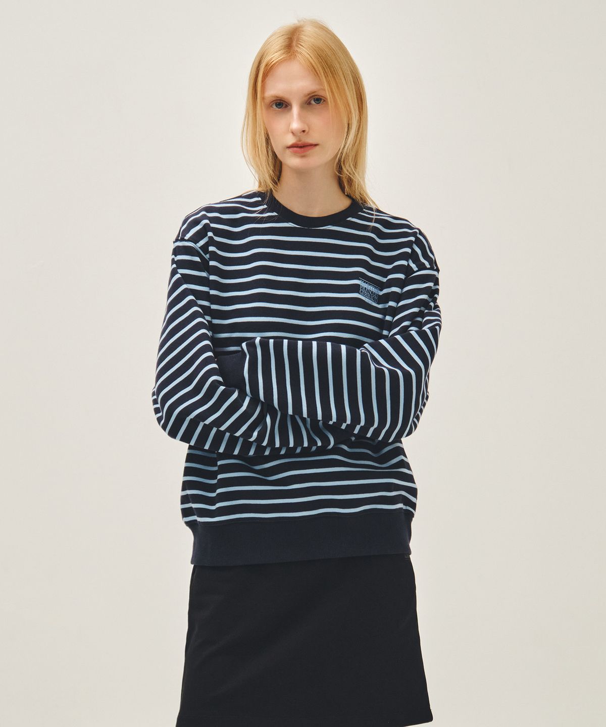 마리떼 프랑소와 저버(MARITHÉ + FRANҪOIS GIRBAUD) SMALL CLASSIC LOGO STRIPE SWEATSHIRT navy