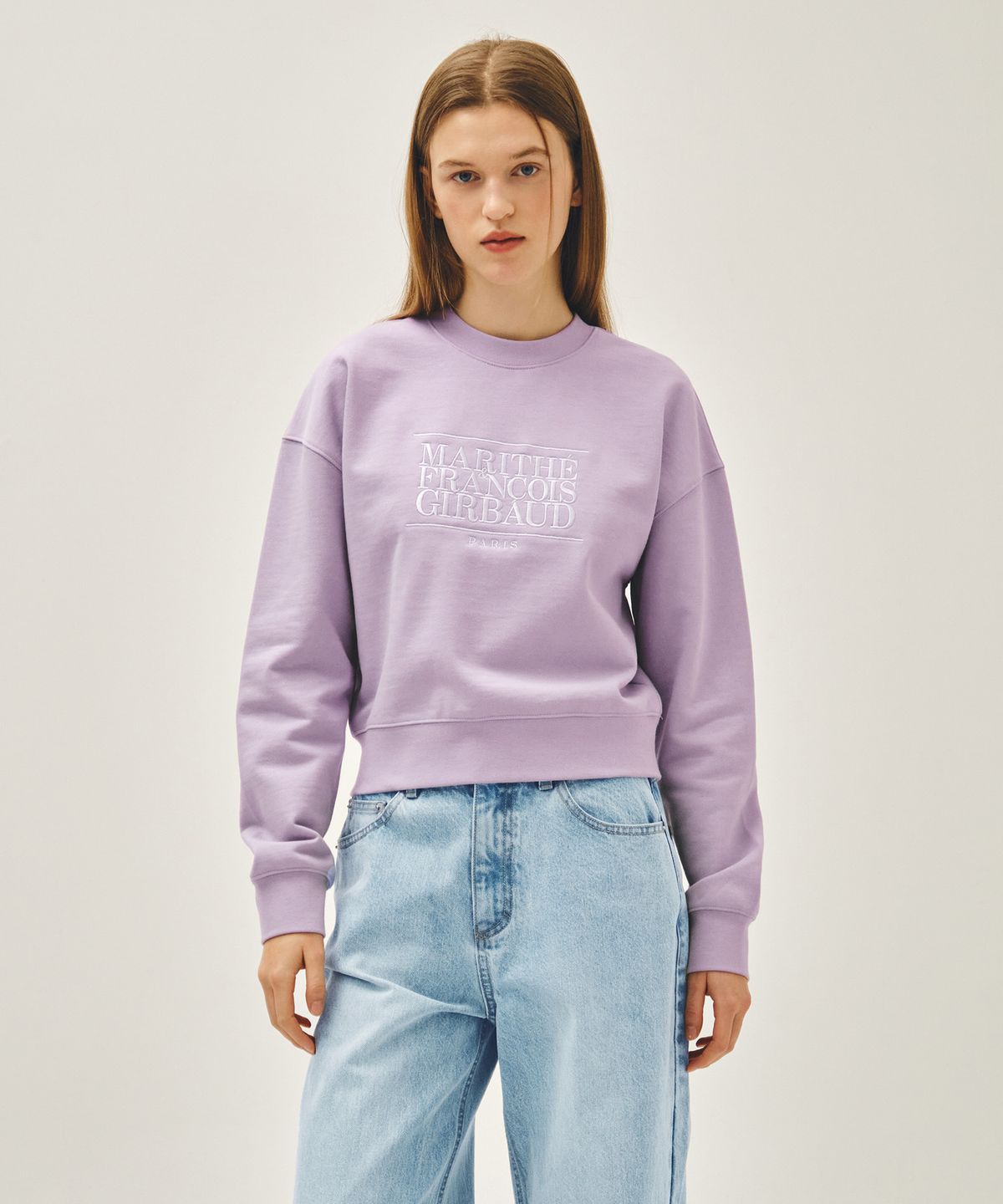 마리떼 프랑소와 저버(MARITHÉ + FRANҪOIS GIRBAUD) W CLASSIC LOGO CROP SWEATSHIRT lavender
