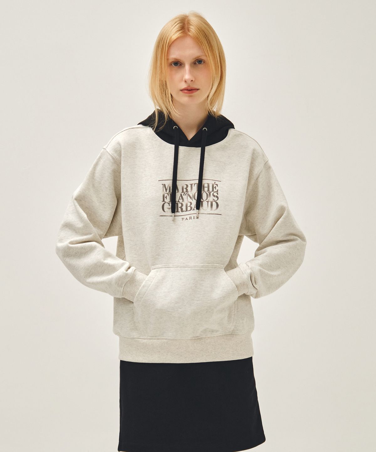 마리떼 프랑소와 저버(MARITHÉ + FRANҪOIS GIRBAUD) SHADOW CLASSIC LOGO COLOR BLOCK HOODIE oatmeal