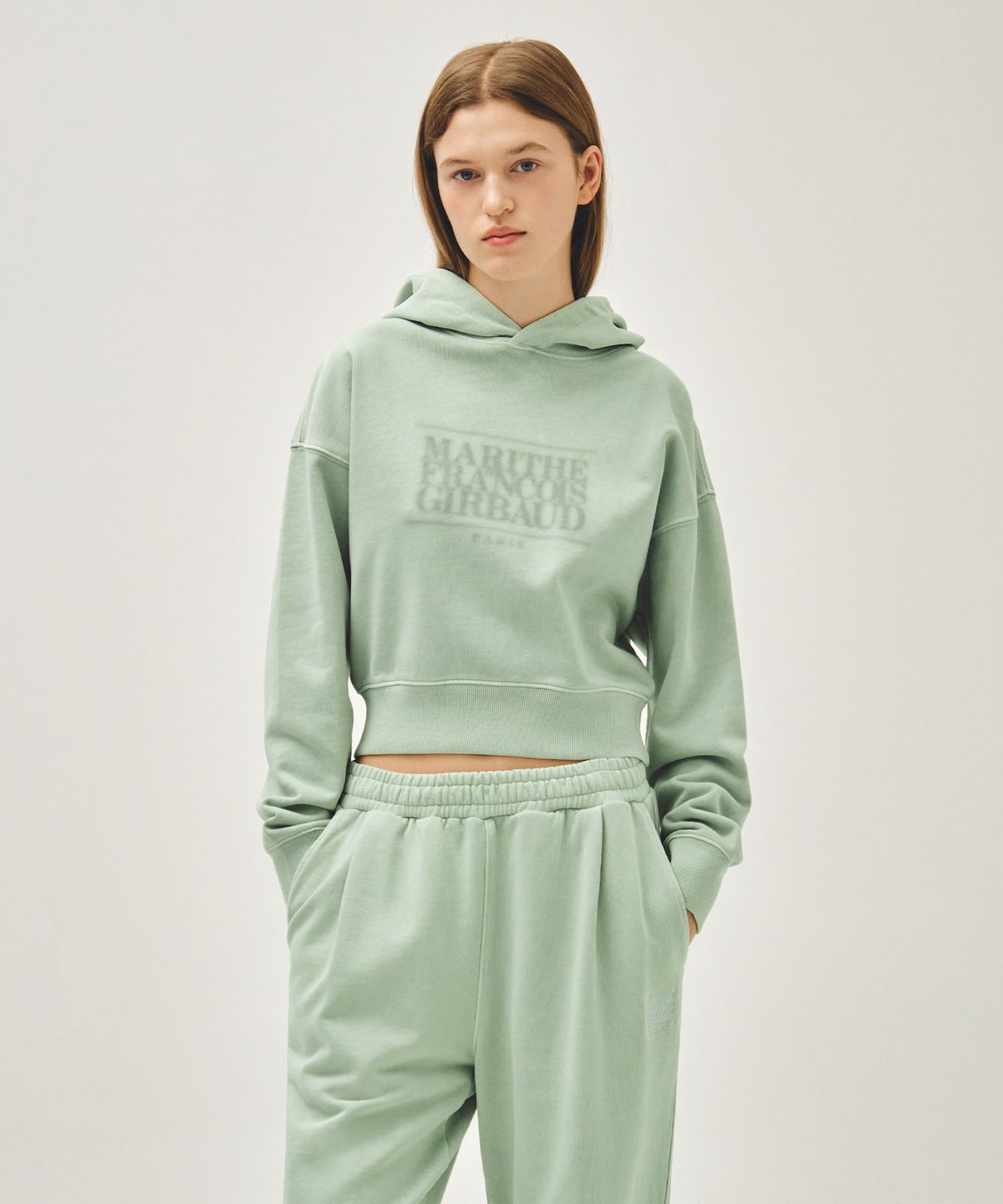 마리떼 프랑소와 저버(MARITHÉ + FRANҪOIS GIRBAUD) W SHADOW CLASSIC LOGO DYEING CROP HOODIE mint