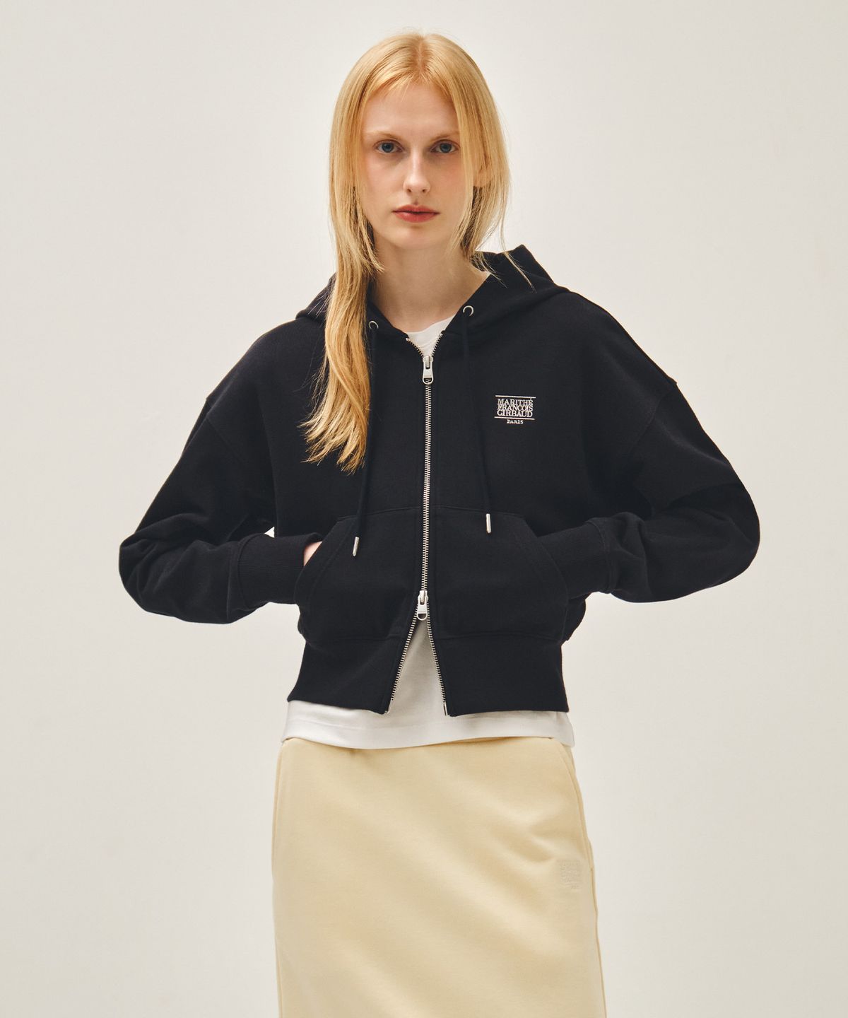 마리떼 프랑소와 저버(MARITHÉ + FRANҪOIS GIRBAUD) W BACK CLASSIC LOGO CROP HOODIE ZIPUP navy