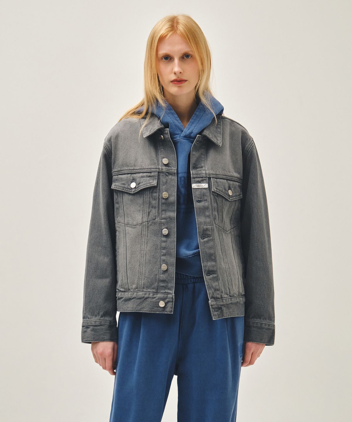 마리떼 프랑소와 저버(MARITHÉ + FRANҪOIS GIRBAUD) DENIM TRUCKER JACKET gray