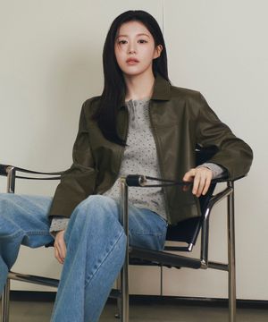 [고윤정 착장] W CROP FAUX LEATHER JACKET khaki