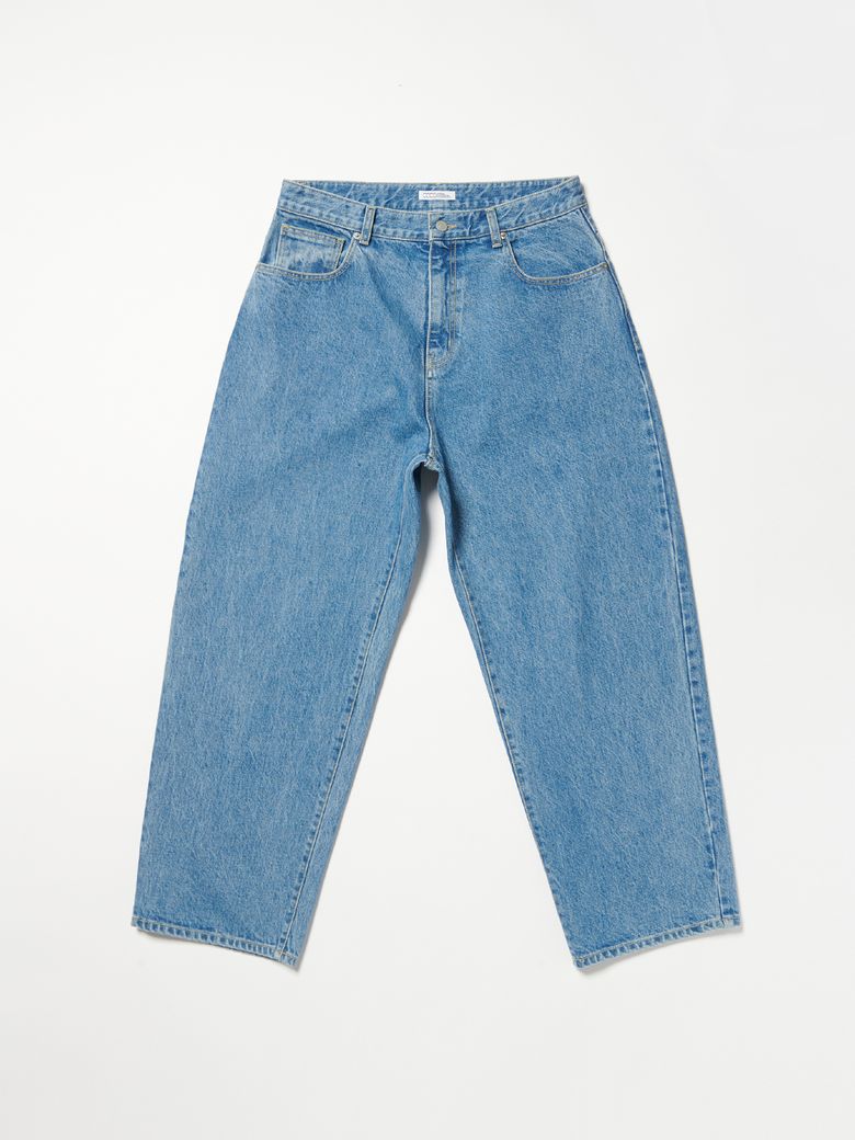 LIGHT WASH RELAXED DENIM PANTS