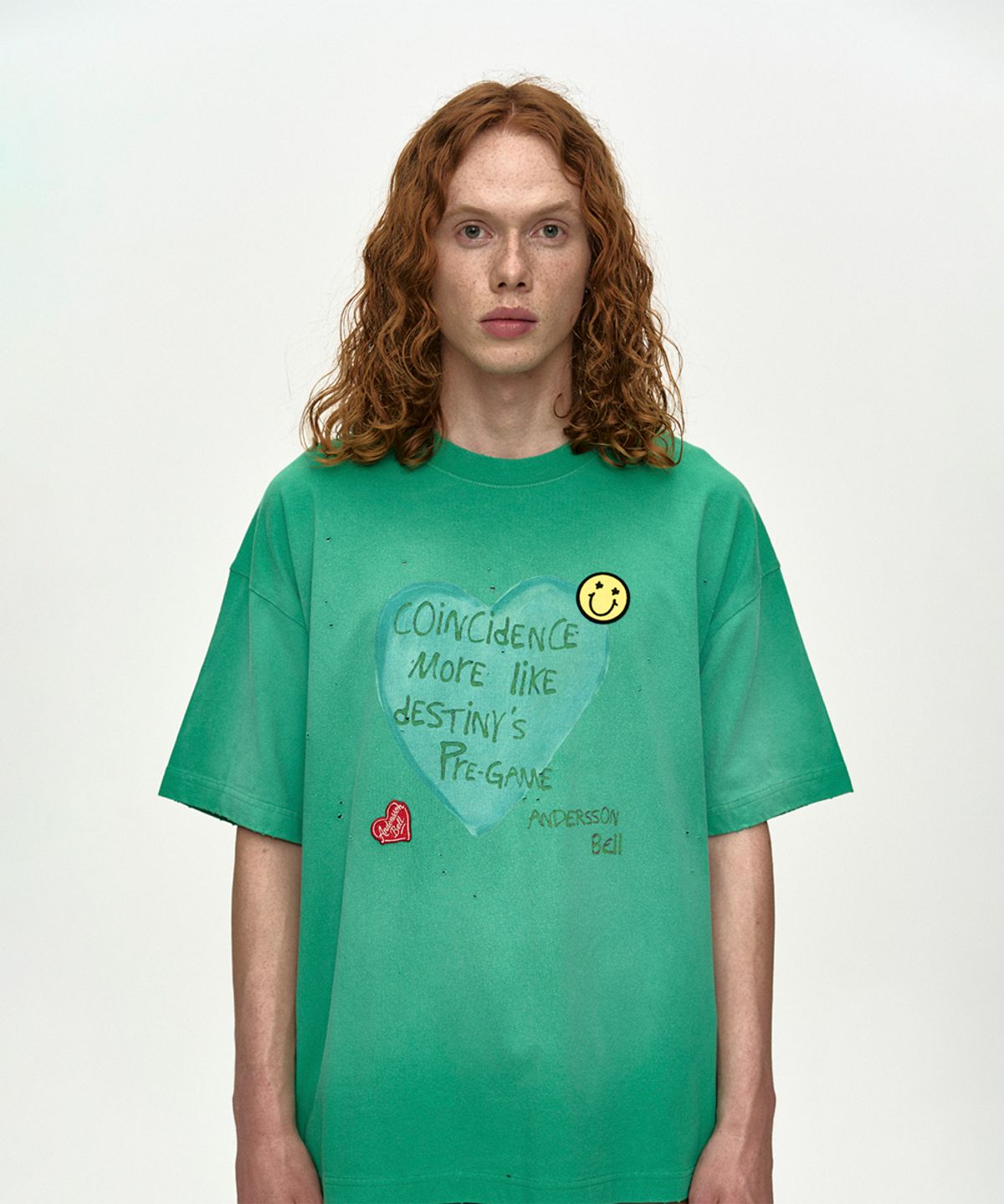 앤더슨벨(ADSB ANDERSSON BELL) (ESSENTIAL) UNISEX SPRAY WASHED HEART MESSAGE T-SHIRT atb1432u(GREEN)
