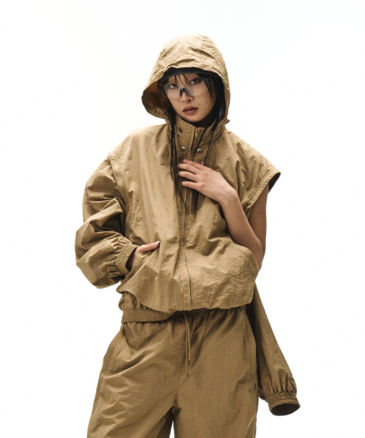 블랙 퍼플(BLACK PURPLE) 벤터 나일론 윈드브레이커 자켓 Vantor Nylon Windbreaker Jacket_Sand Brown