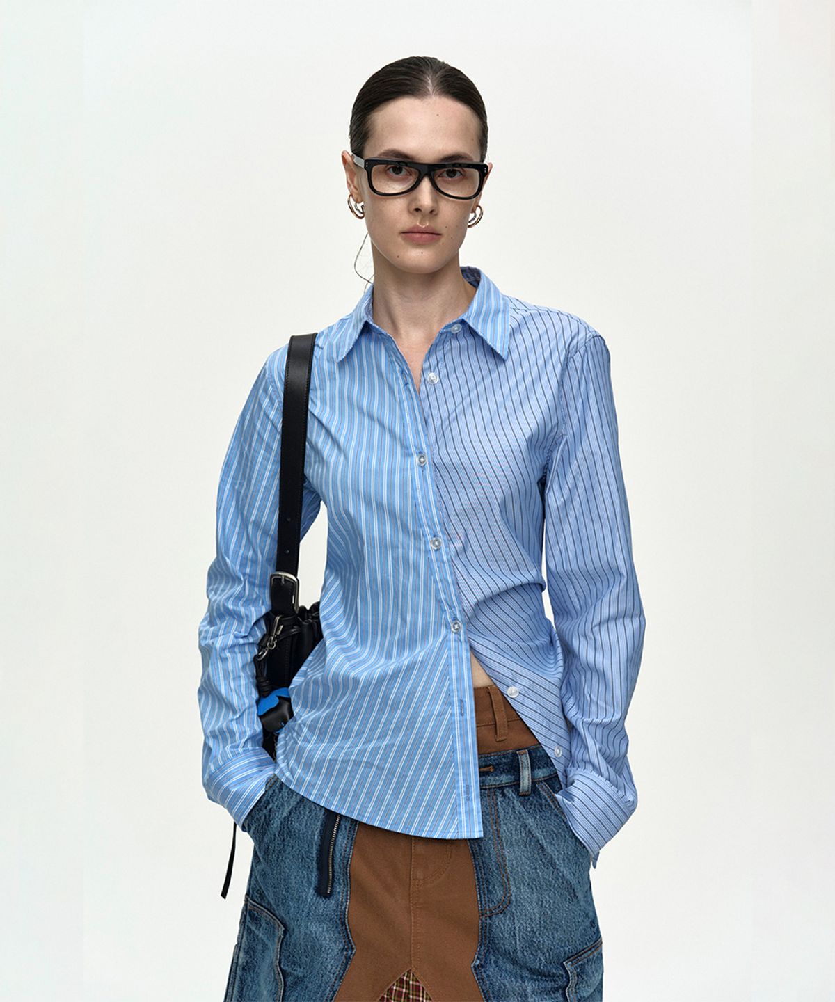 앤더슨벨(ADSB ANDERSSON BELL) BREEZE STRIPED TWIST-TUCK SHIRT atb1515w(BLUE)