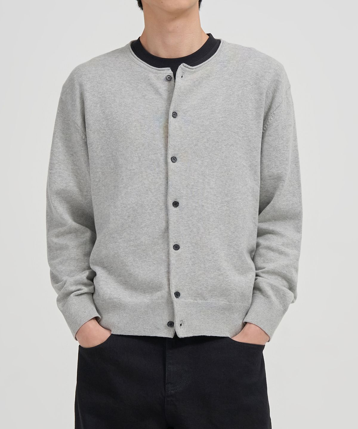 토피(TOFFEE) 컷오프 라운드넥 가디건 (GREY)