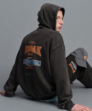 스노우 워싱 그래픽 후드 티셔츠 BLACK