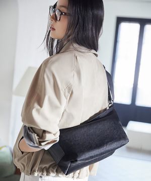 Less Bag_2 스몰 나일론 크로스백  블랙