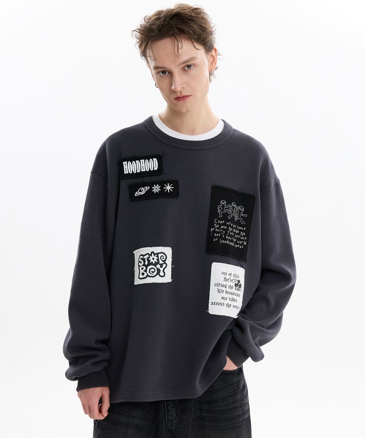 후드후드(HOODHOOD) 패치워크 와플 롱슬리브 티셔츠 차콜