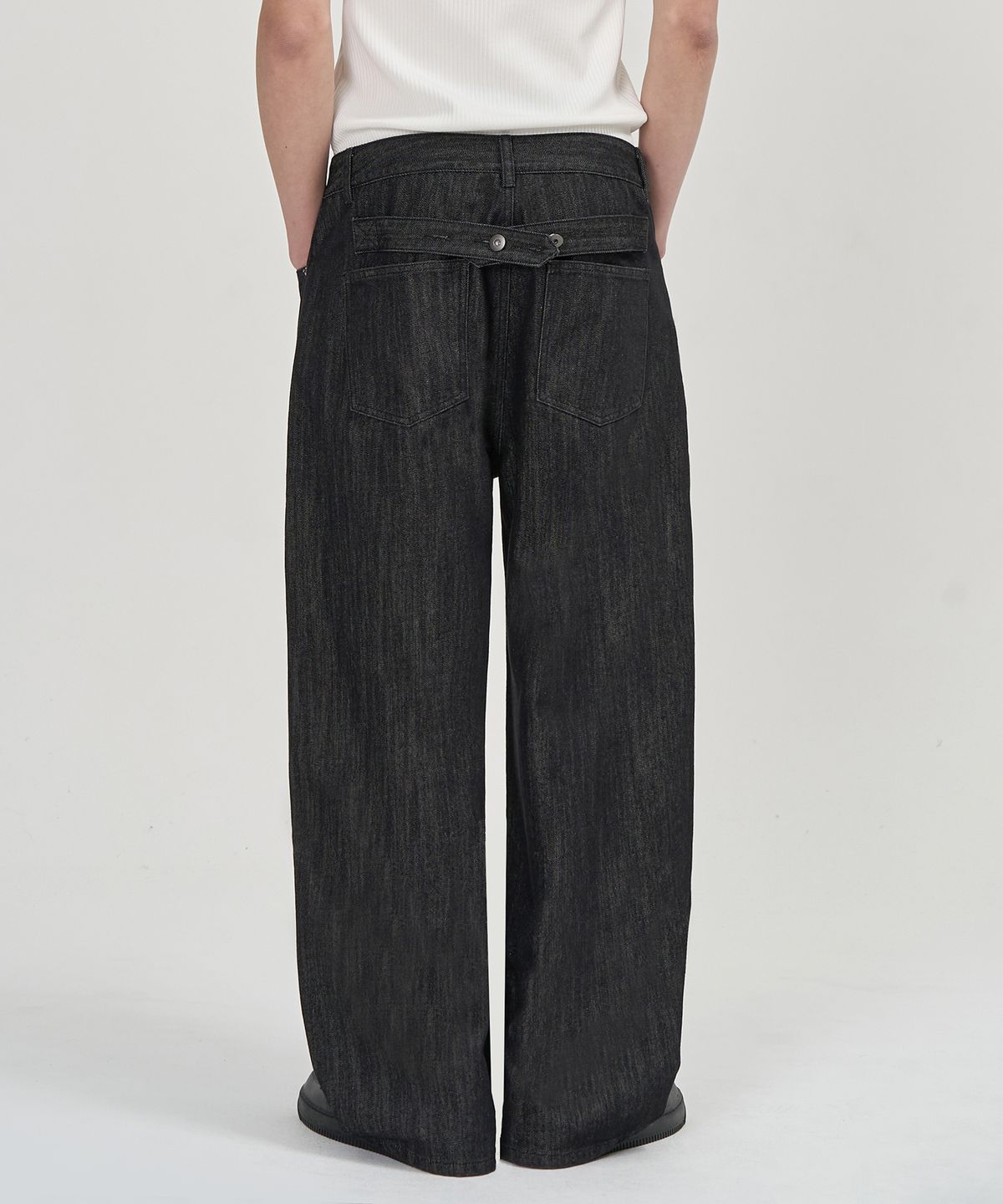 토피(TOFFEE) 신치 백 스티치 데님 팬츠 (BLACK)
