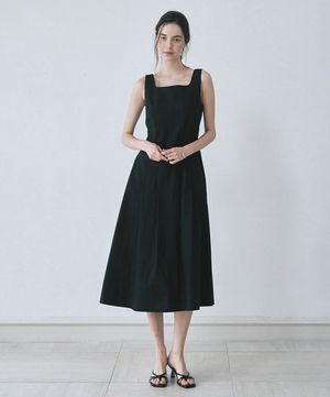 플리티드 슬리브리스 드레스_블랙