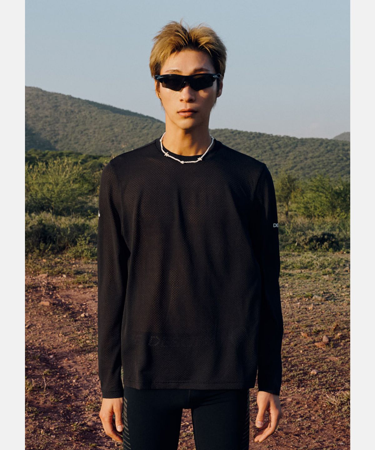 데상트(DESCENTE) 러닝 메쉬 긴팔 베이스레이어 블랙 SR121RTL12