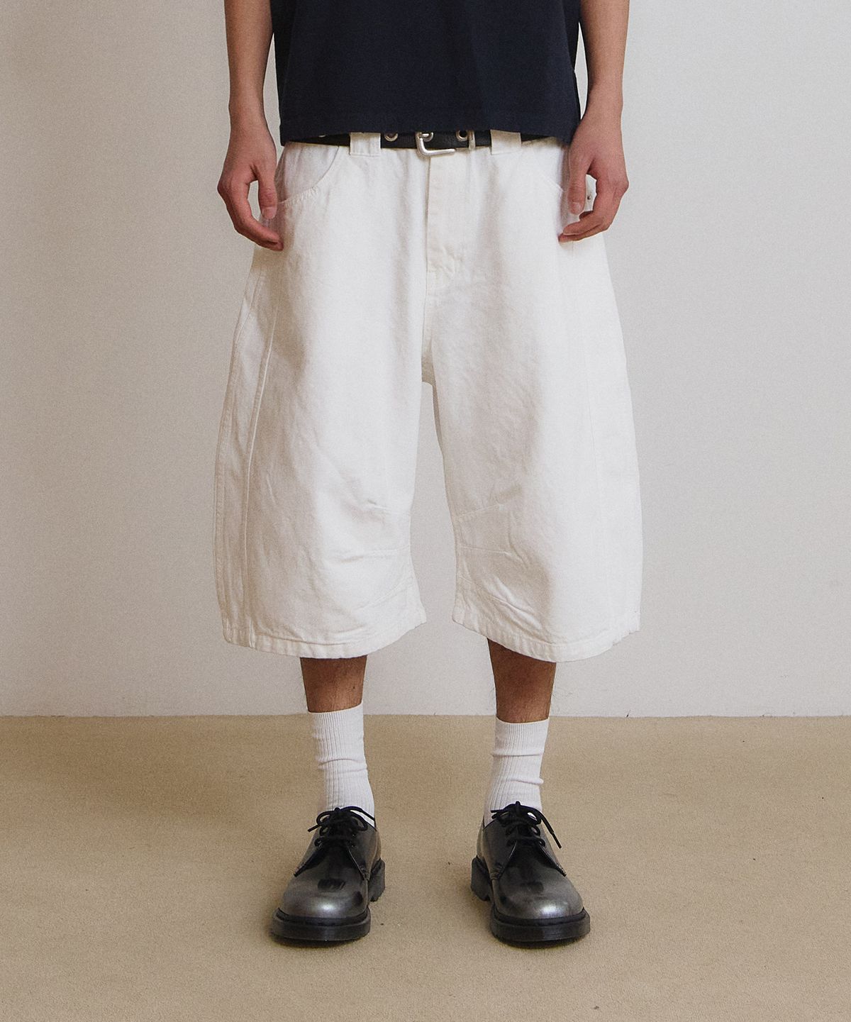 9999아카이브(9999ARCHIVE) Technical Curved Bermuda Pants