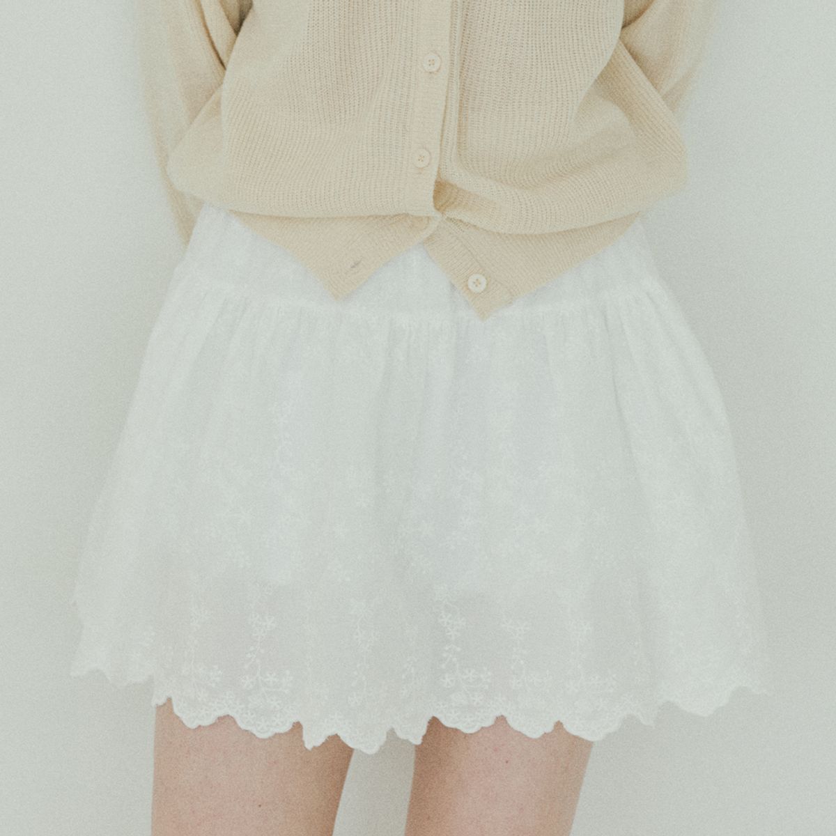 브링마이띵즈(BRINGMYTHINGS) 키쉬 아일렛 미니 스커트_white