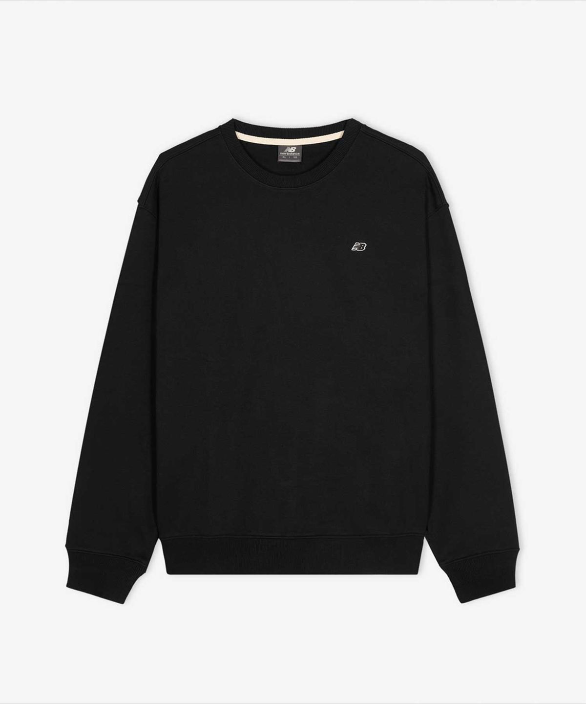 뉴발란스(NEW BALANCE) NBNCG11203 / UNI 에센셜 스몰로고 맨투맨 (BLACK)