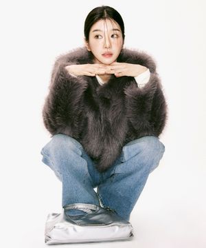 [서예지 PICK] SOFT FUR CROPPED JACKET_CHARCOAL
