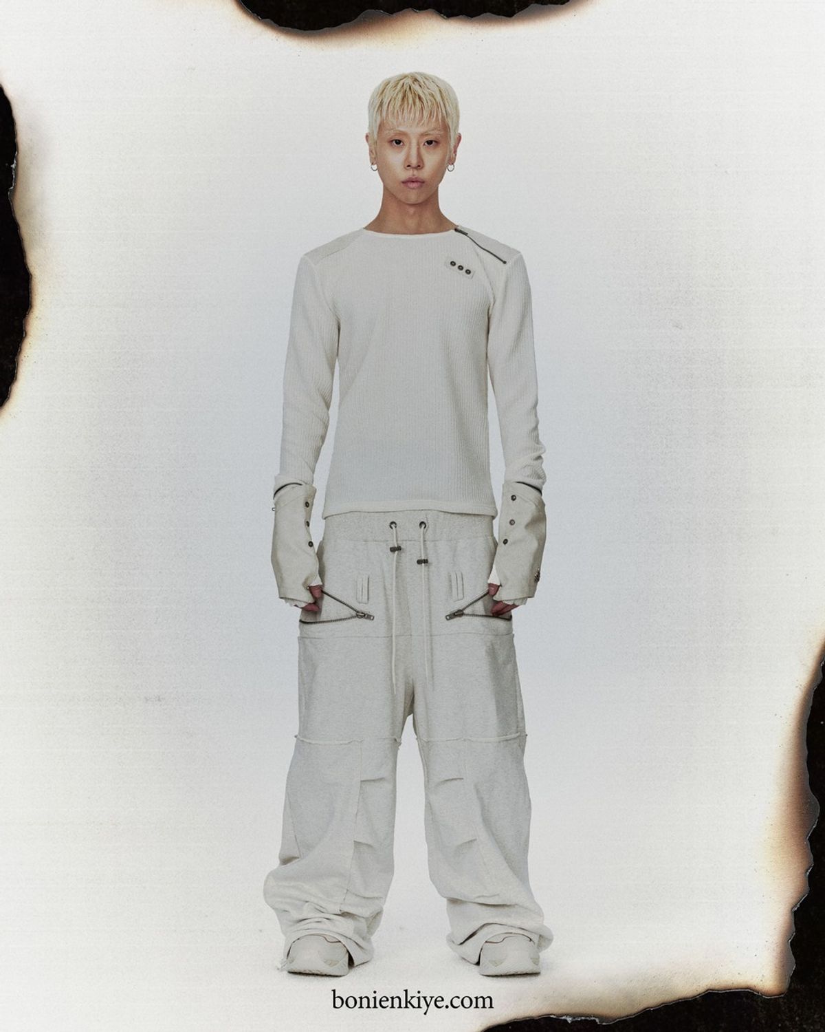 보니앤키예(BONIENKIYE) Detachable Zipper Leather Top (Ivory)