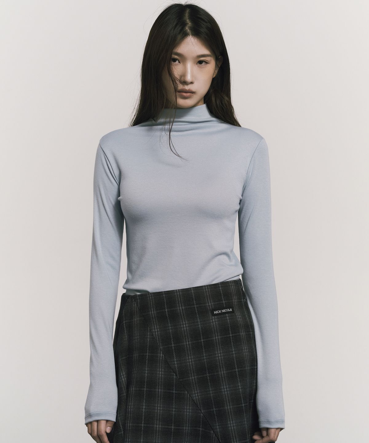 닉앤니콜(NICK&NICOLE) [ESSENTIAL] HIGH NECK SLIM TOP_SKY BLUE