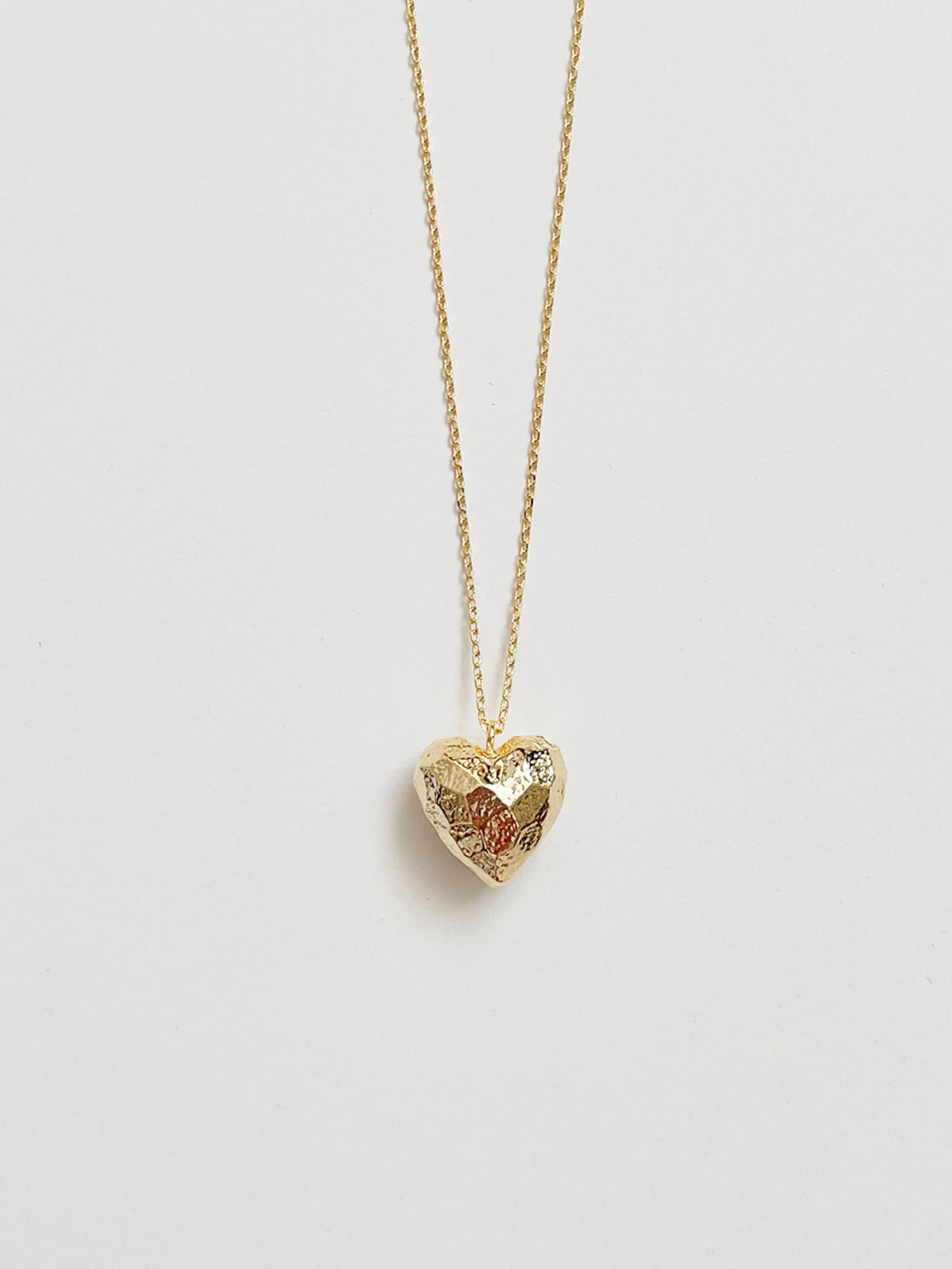 엘리오나(ELYONA) ELA 31 Sculpted Heart Necklace