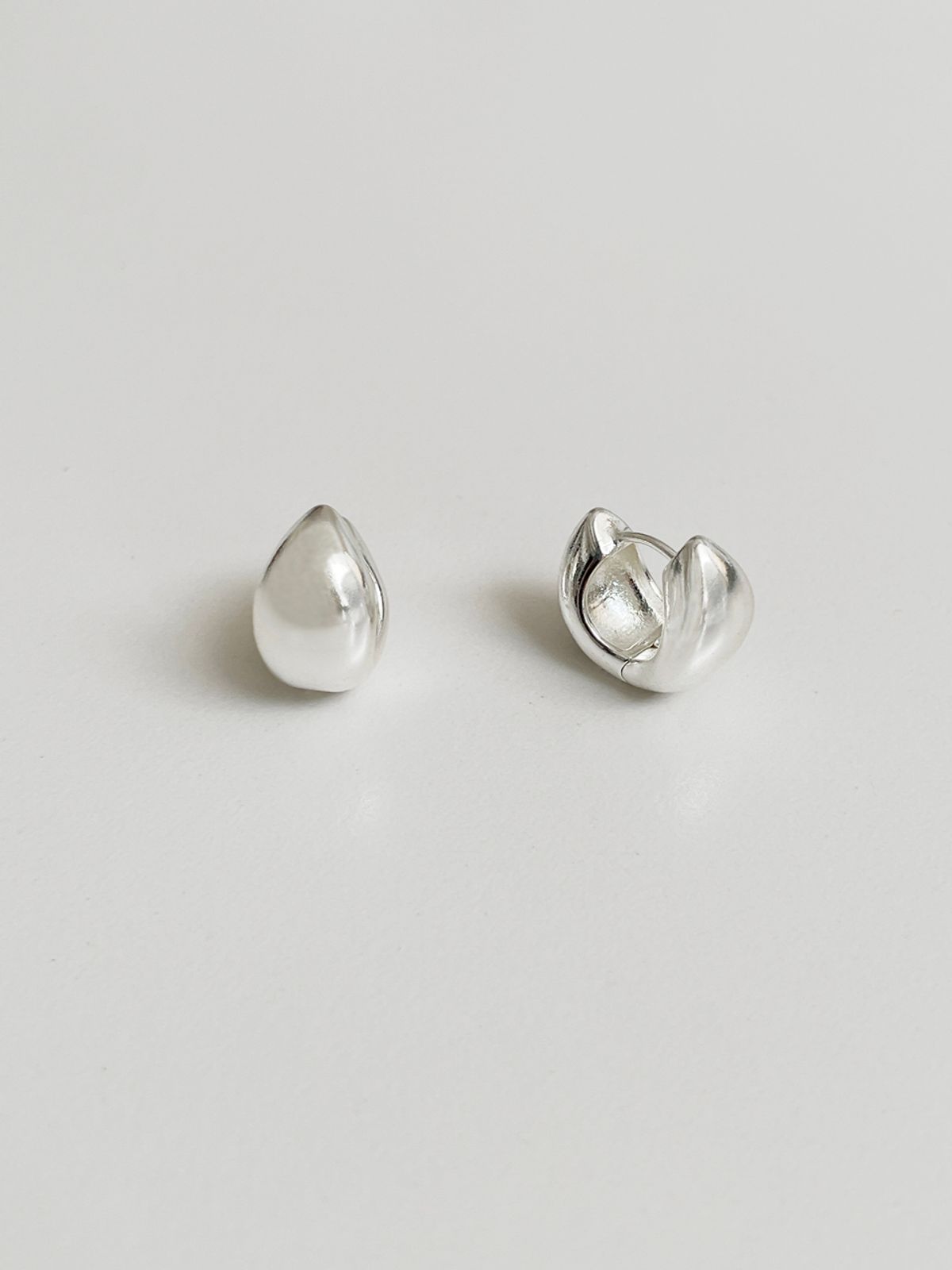 엘리오나(ELYONA) ELA 34 Water Drop Earrings (silver)