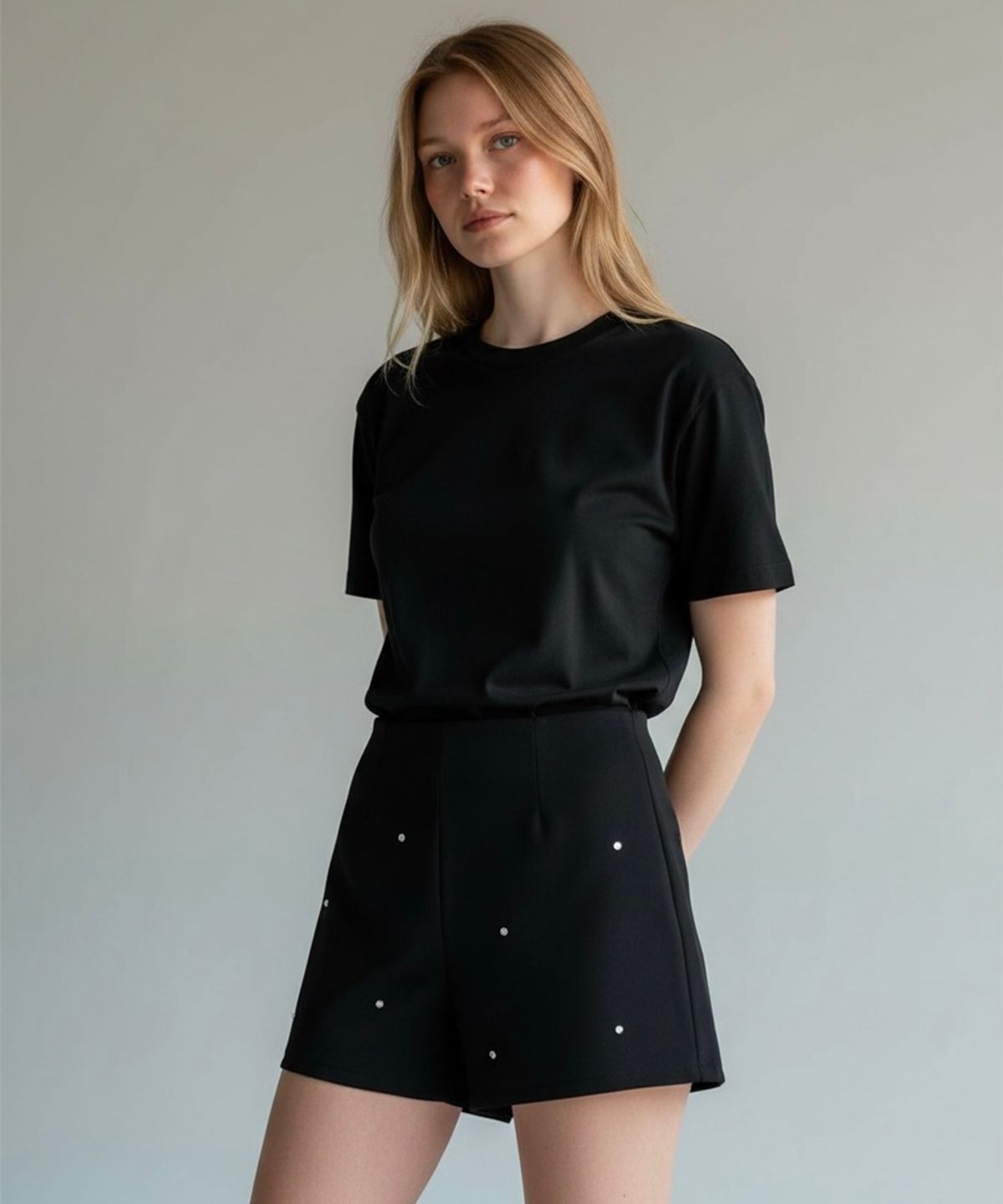 본슬리피(BORN SLIPPY) Soft Crystal Winter Fleece Shorts (Black)