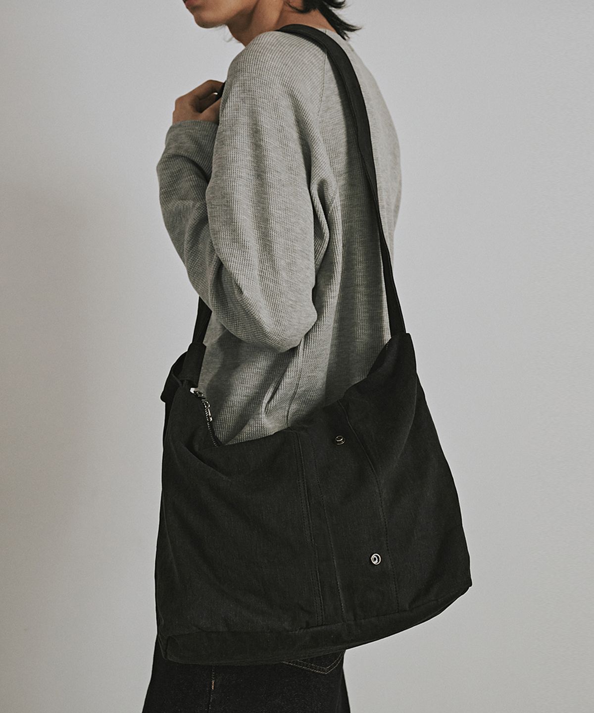 카네이테이(KANEITEI) MIL-TYPE KNOT WASHED SHOULDER BAG (BLACK)