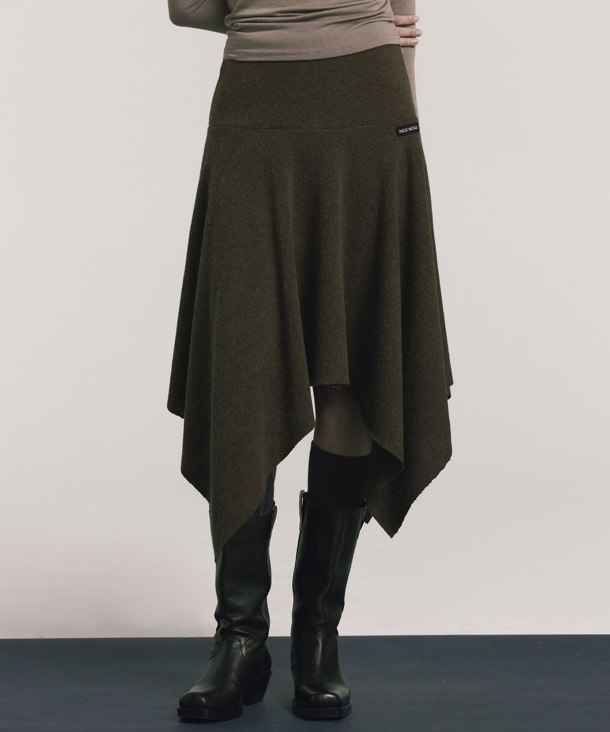 닉앤니콜(NICK&NICOLE) ASYMMETRIC HEM WOOL SKIRT_BROWN
