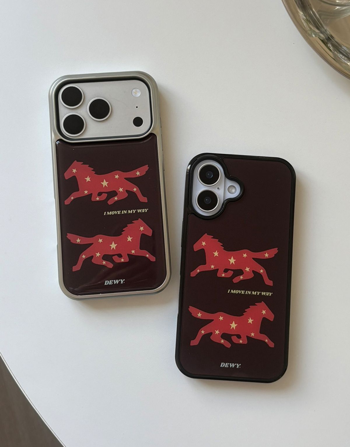 듀이(DEWY) [+맥세이프] Fire Horse Brown 붉은말 포니 브라운 범퍼 케이스 (블랙/실버) 아이폰 갤럭시