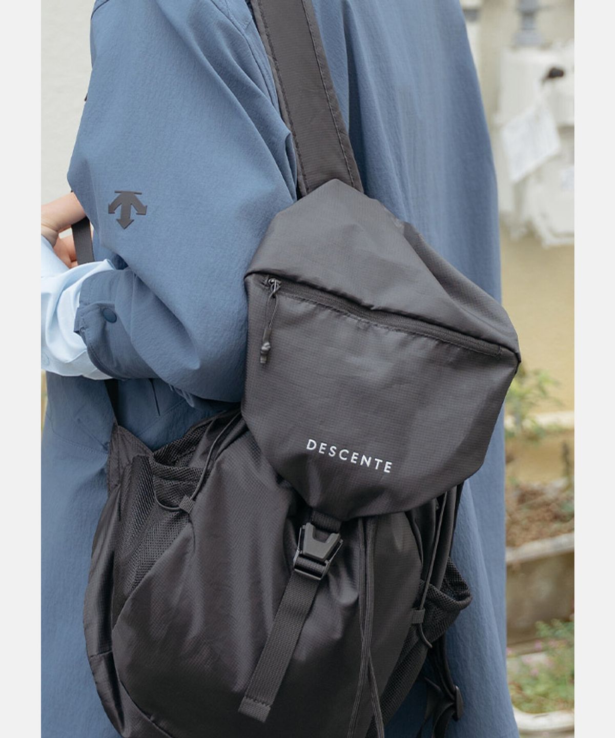 데상트(DESCENTE) 에어리 트래블 후드 백팩 블랙 SR123UBP1Z