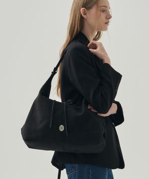 시그넷 키홀 스웨이드 호보 백 [BLACK]