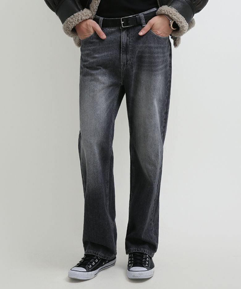 Chalk Fade Wash Black Tab Jeans (STRAIGHT)