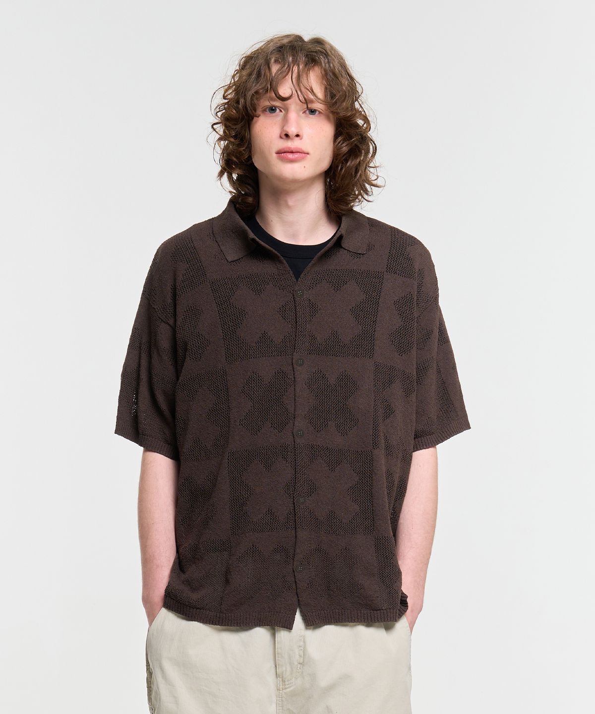 에이카화이트(AECA) CLOVER CROCHET HALF SLEEVE KNIT CARDIGAN-BROWN