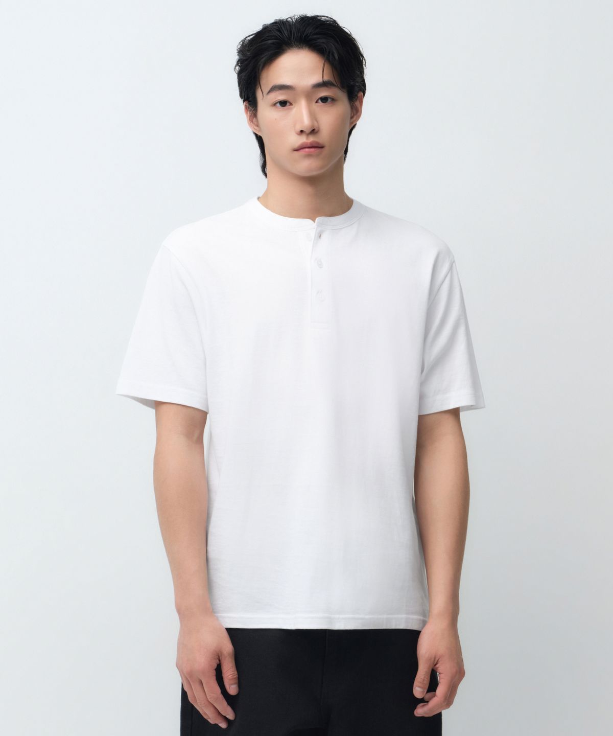 무신사 스탠다드(MUSINSA STANDARD) 헨리 넥 티셔츠 [화이트]