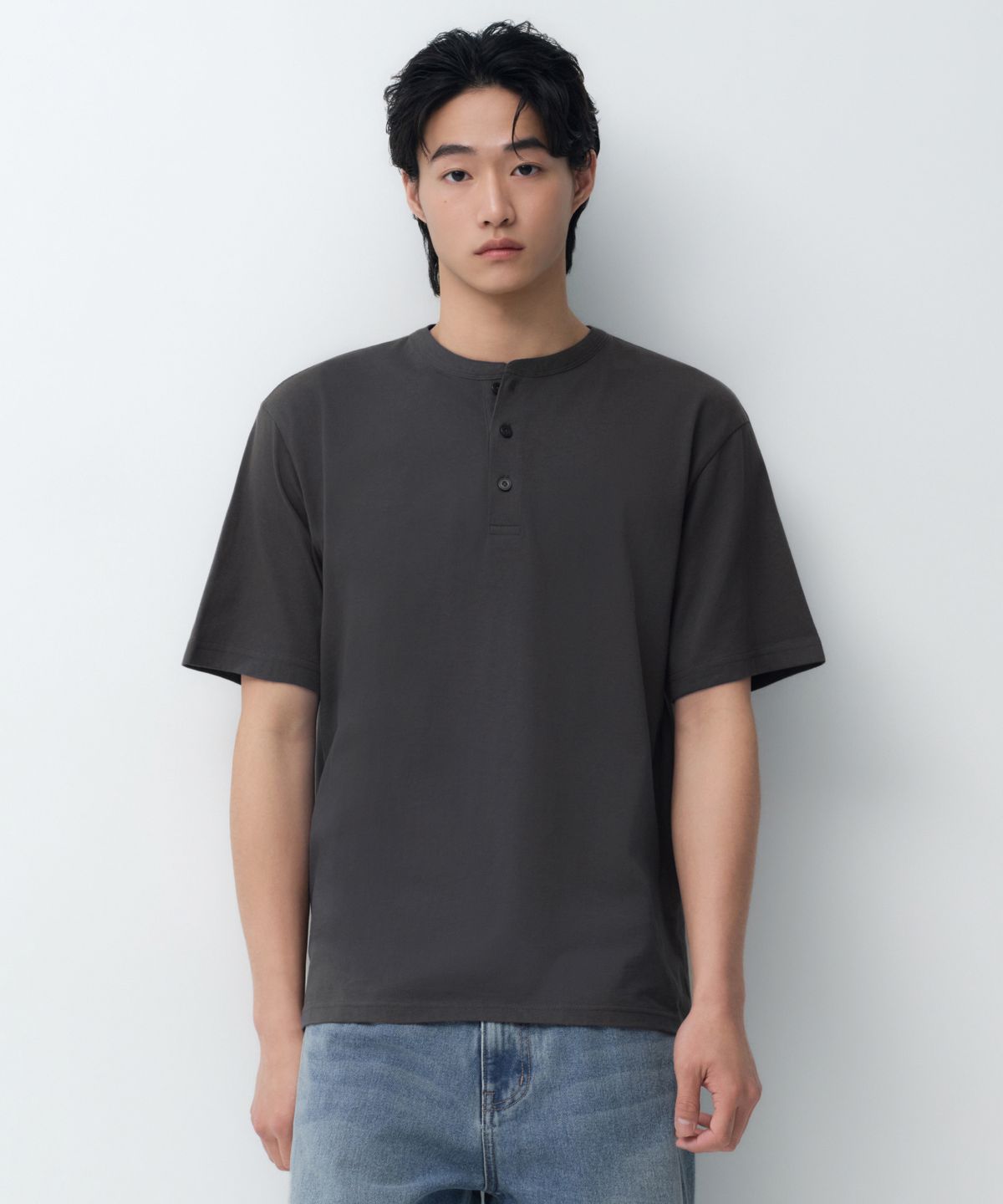 무신사 스탠다드(MUSINSA STANDARD) 헨리 넥 티셔츠 [다크 그레이]