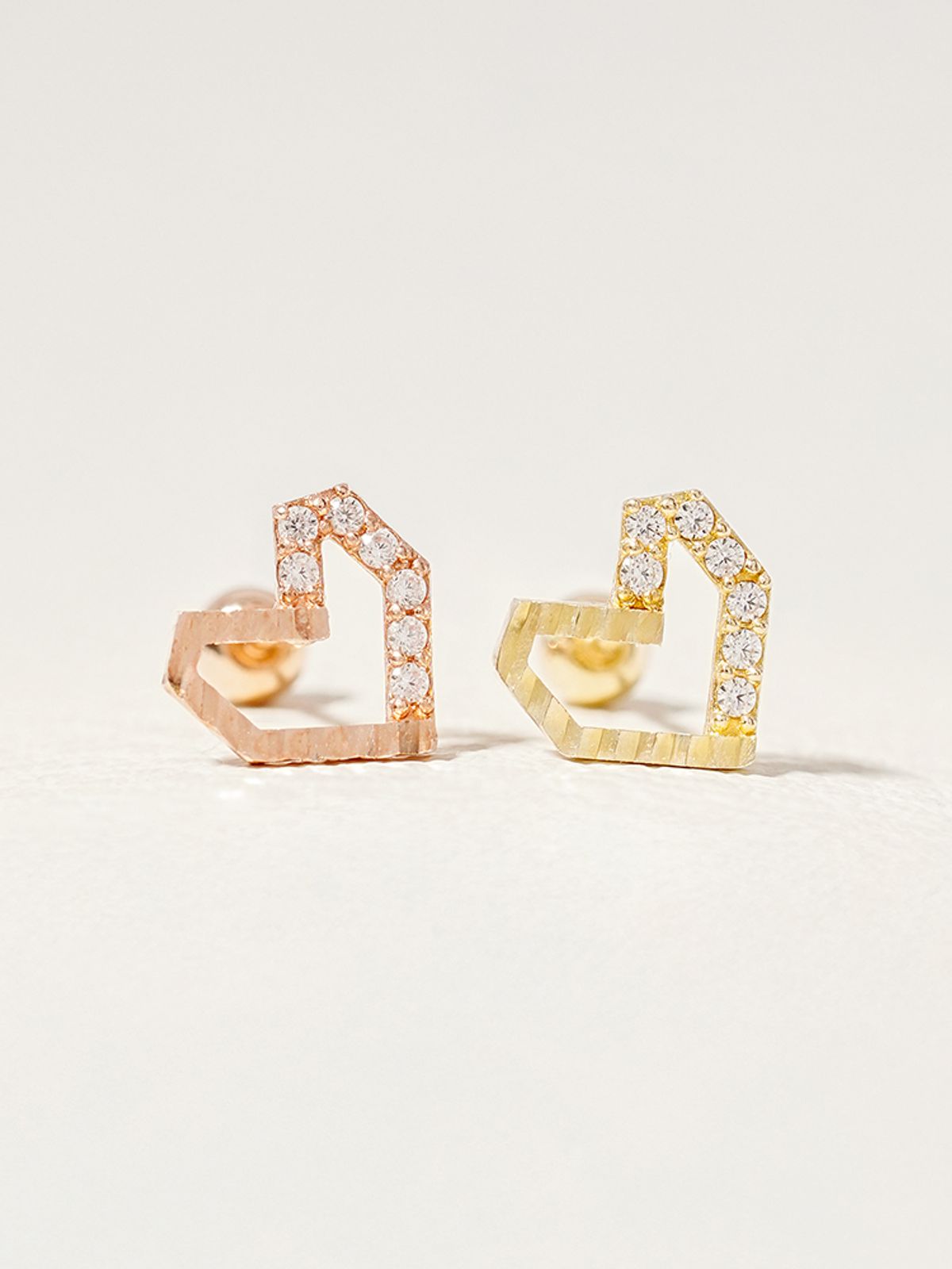 미니멀피어싱(MINIMALPIERCING) 14K 하프앤하프 하트 큐빅 피어싱 귀걸이