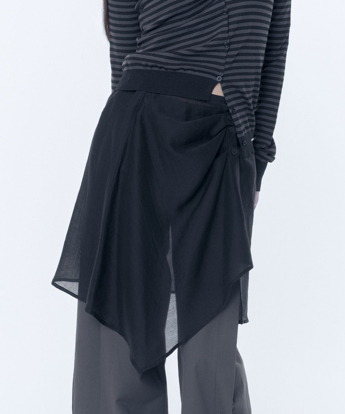 미세키서울(MISEKI SEOUL) Button layered wrap skirt BLACK