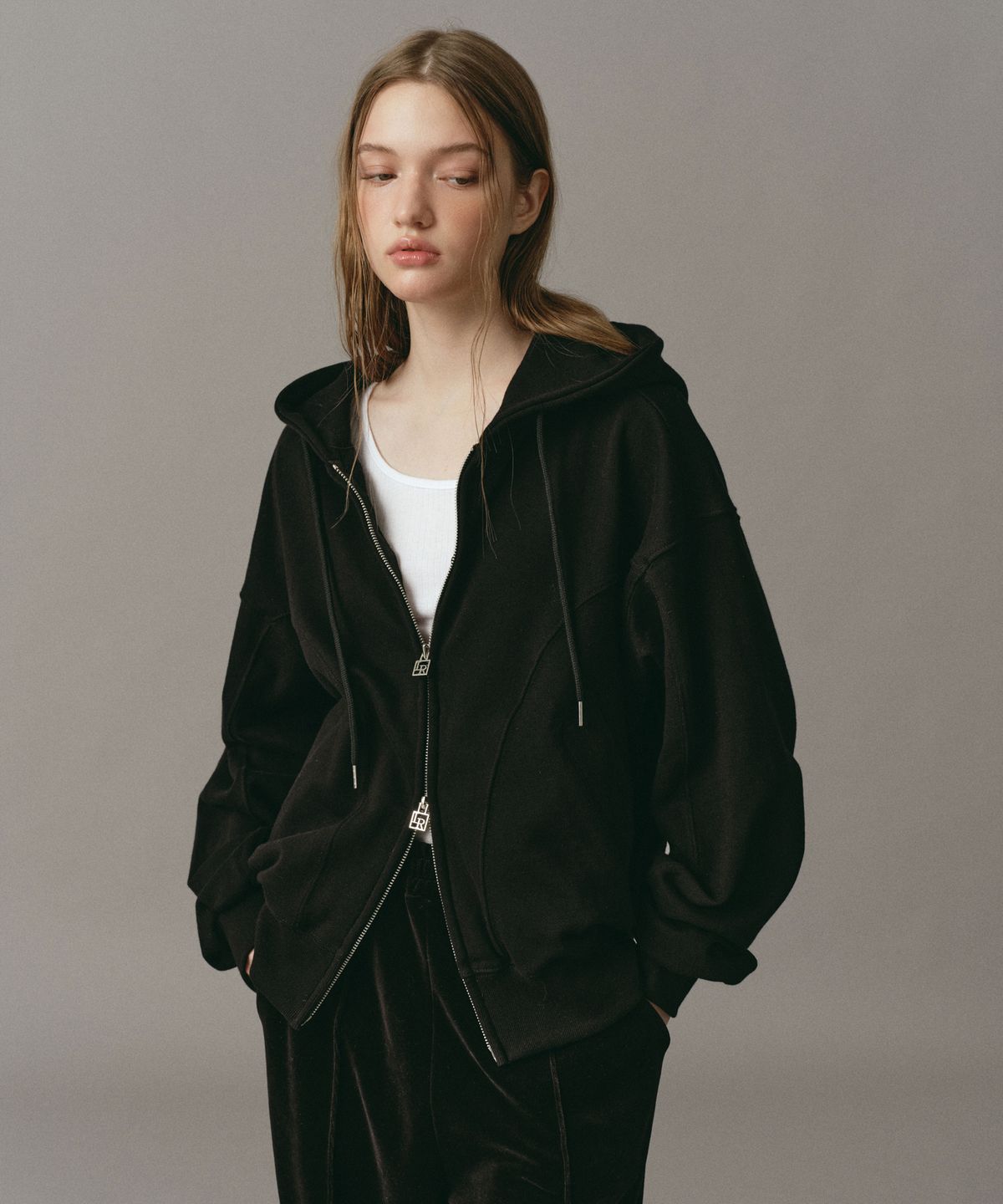 로시로우(LOSSYROW) Round Loose-Fit Hood Zip-Up Black