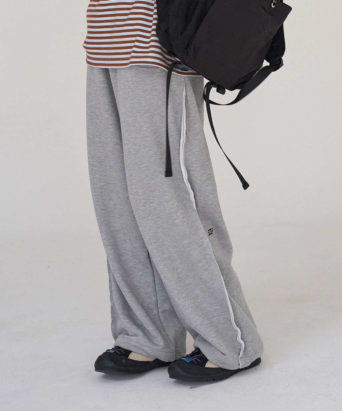 카인즈(KINDS) Side Piping Pants_2 Color