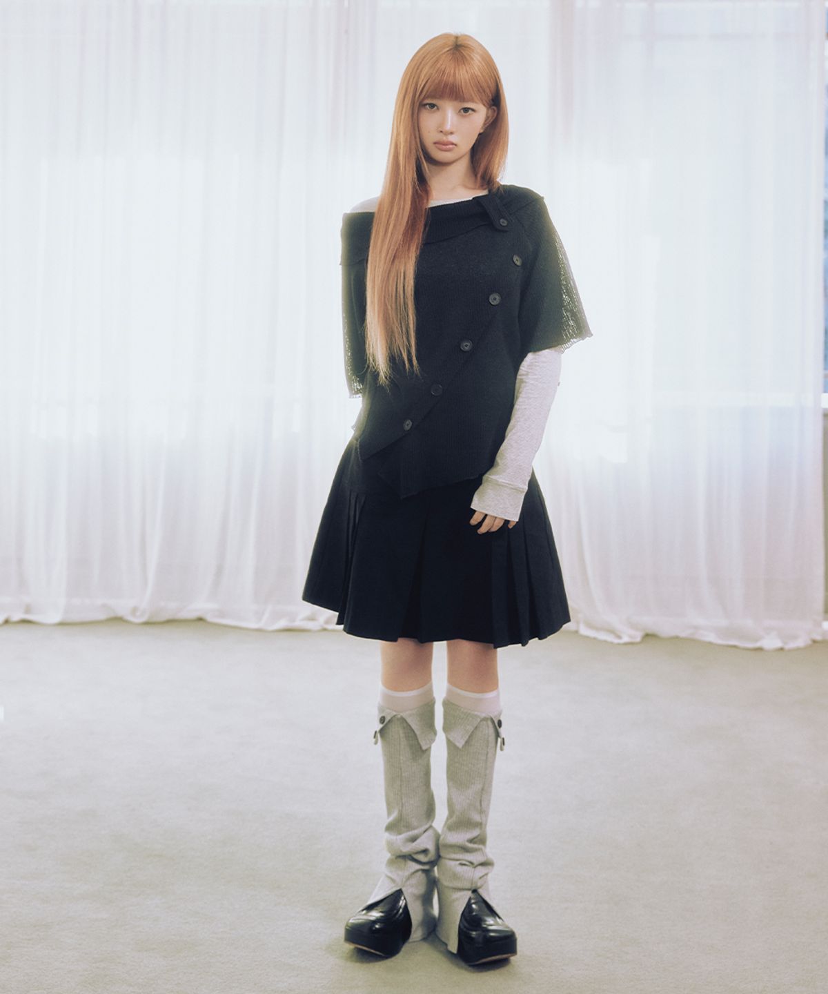 미세키서울(MISEKI SEOUL) Button slit leg warmer GREY