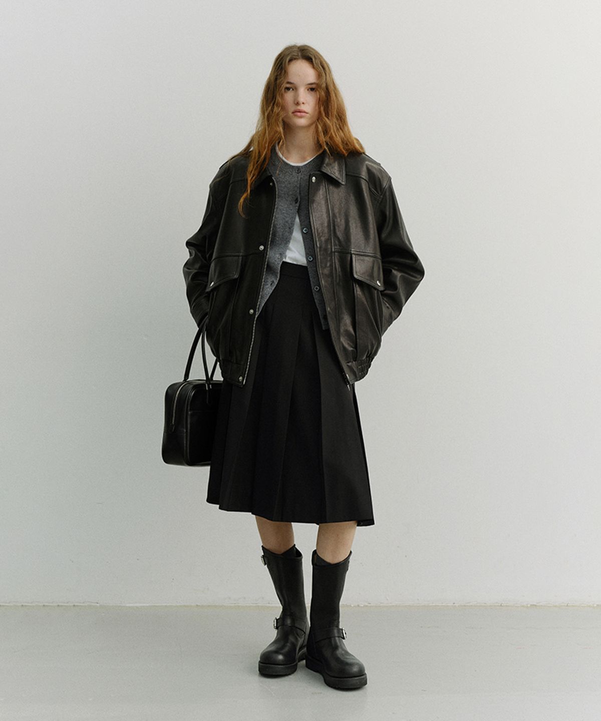 던스트(DUNST) VOLUME PLEATS MIDI SKIRT_UDSK6A204_BLACK