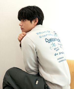 두들 그래픽 맨투맨 (S26SMFHT52) Ice Gray