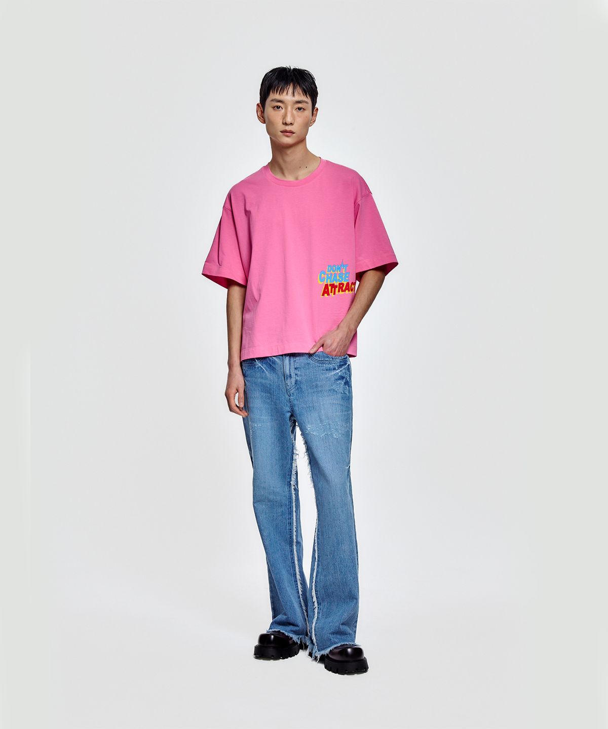 엠티더블유(MTW) 와이드 크롭 아트웍 티셔츠