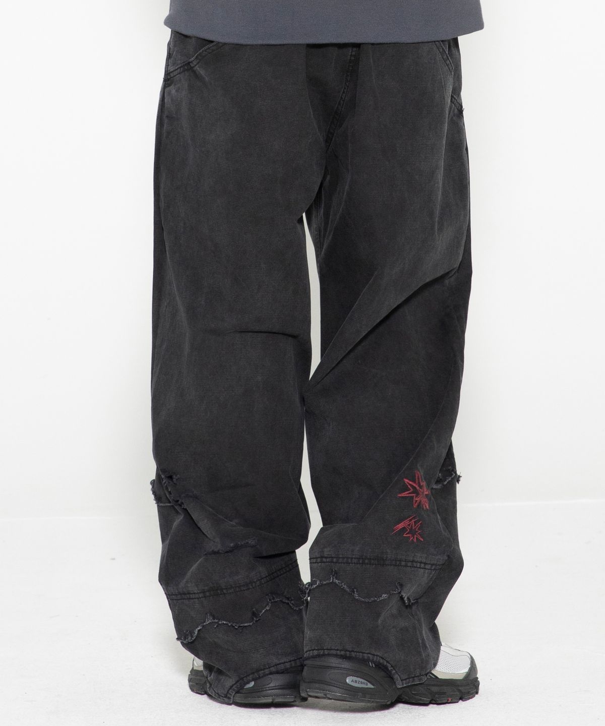 엑스톤즈(XTONZ) XP325 그런지 레이어드 워싱 코튼 팬츠 (BLACK)