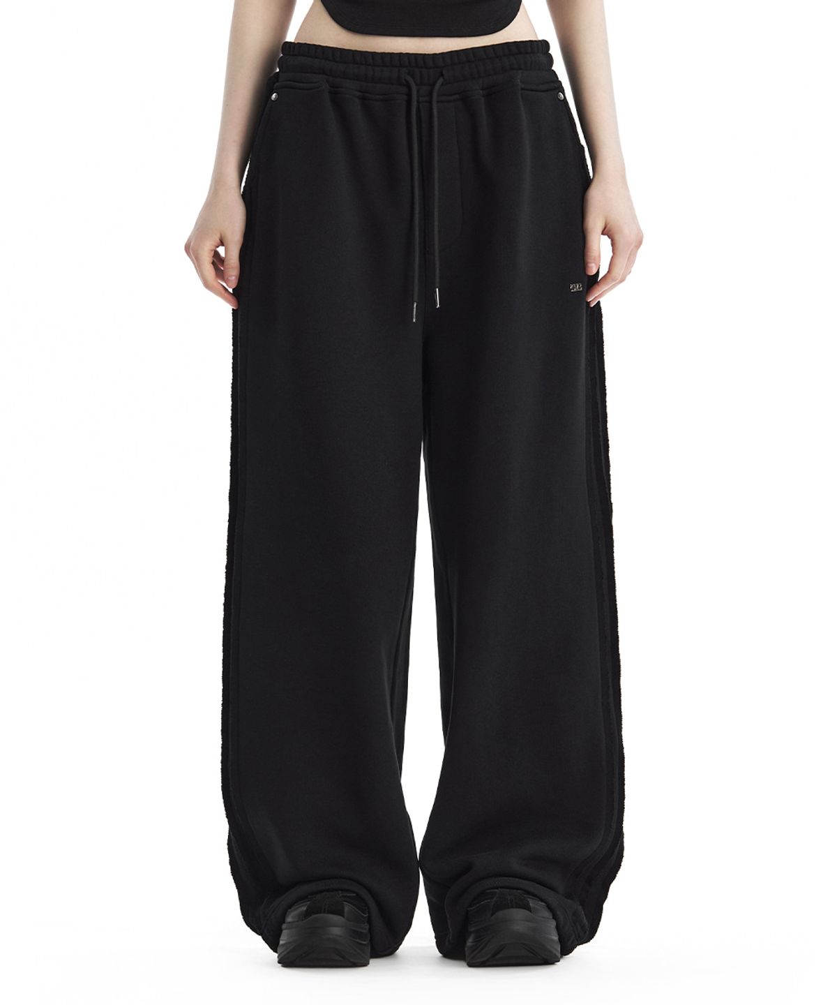 트리밍버드(TREEMINGBIRD) TMB Raw Cut Sweat Set-Up Pants [ Black ]
