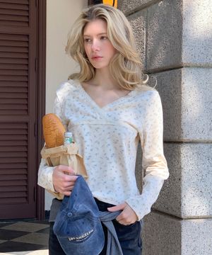 브이넥 레이스 랩 티셔츠 ( 크림 )